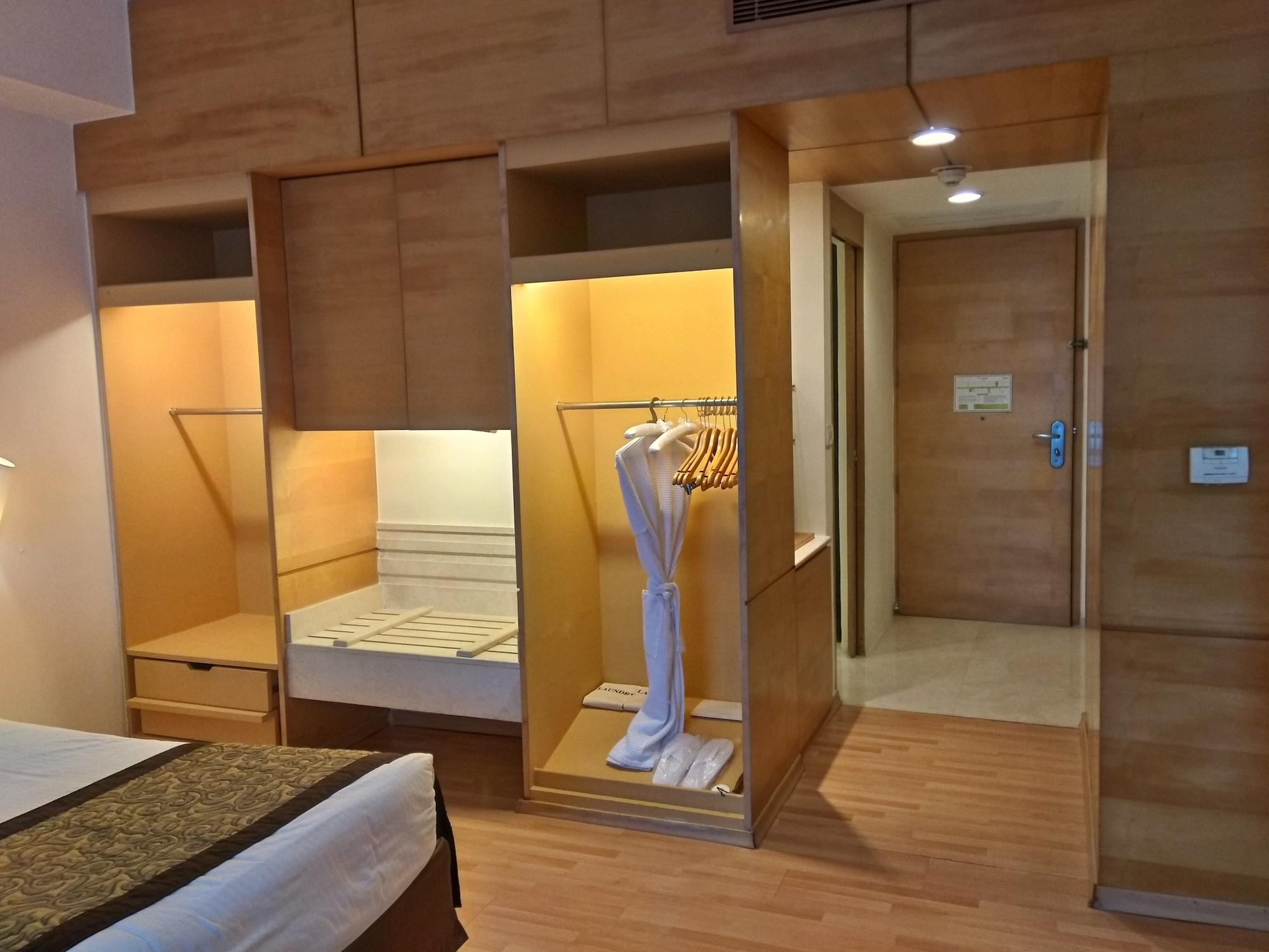 Taj Чандігарх Екстер'єр фото A room at the hotel
