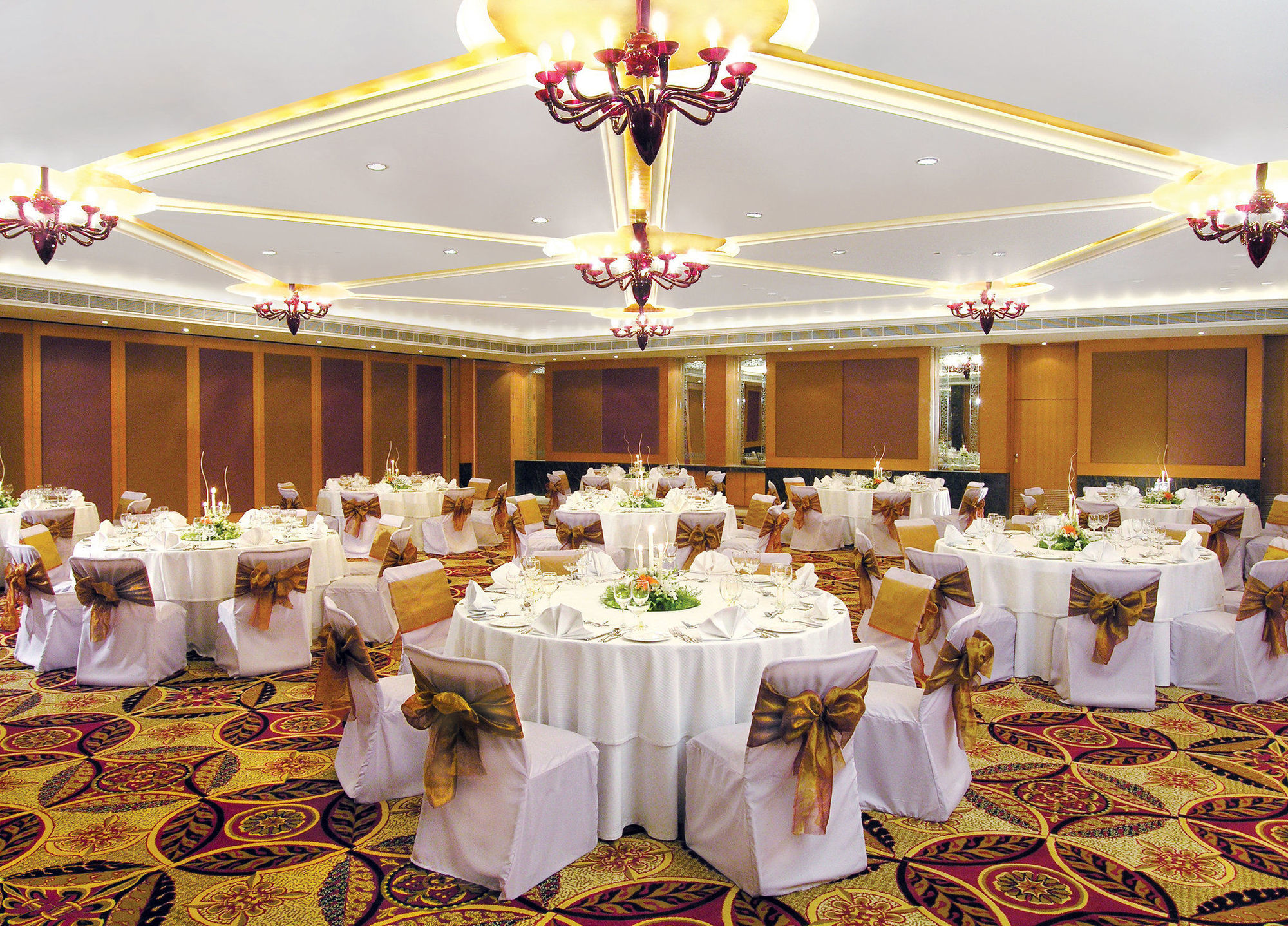 Taj Чандігарх Ресторан фото The Grand Ballroom