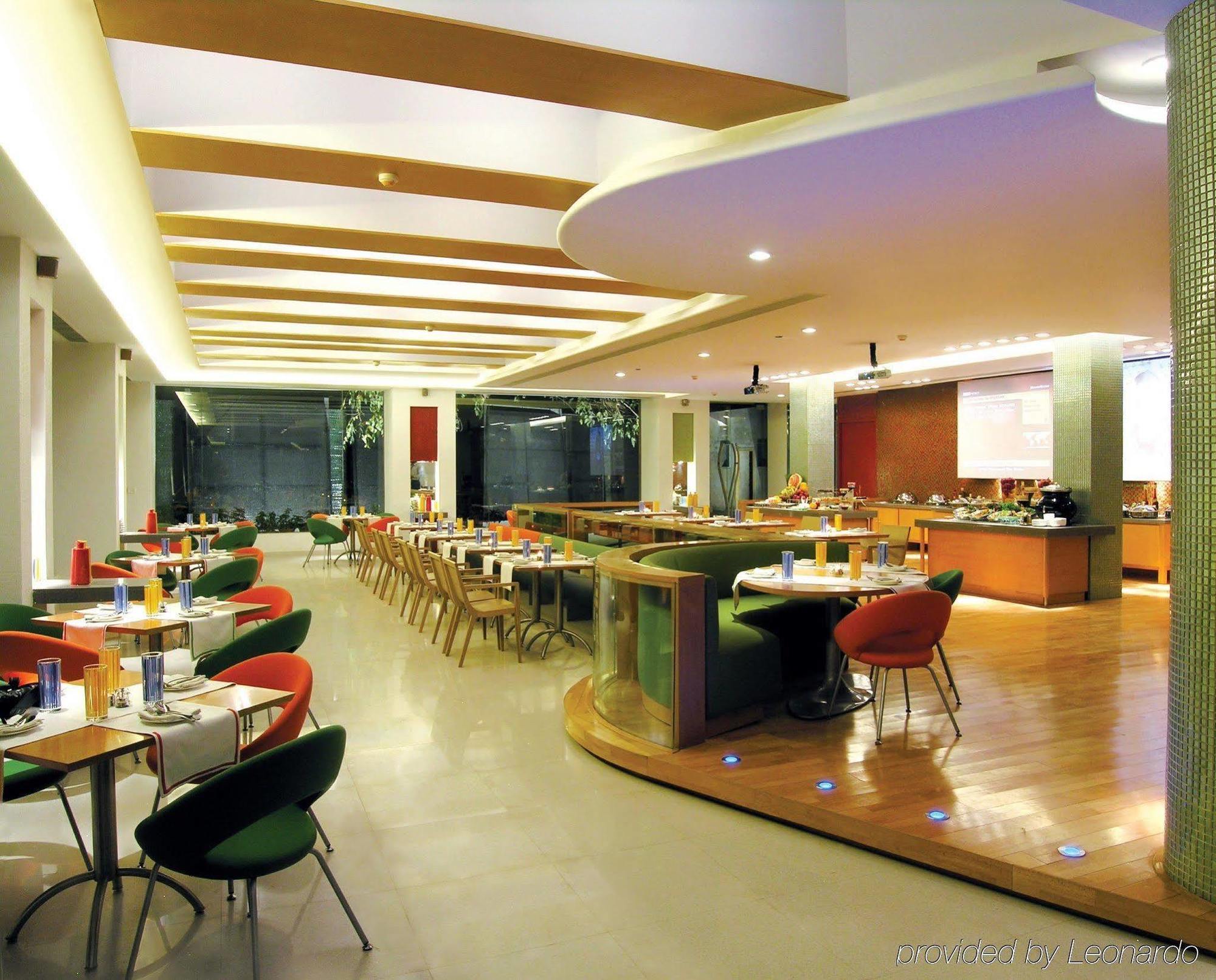 Taj Чандігарх Ресторан фото The restaurant