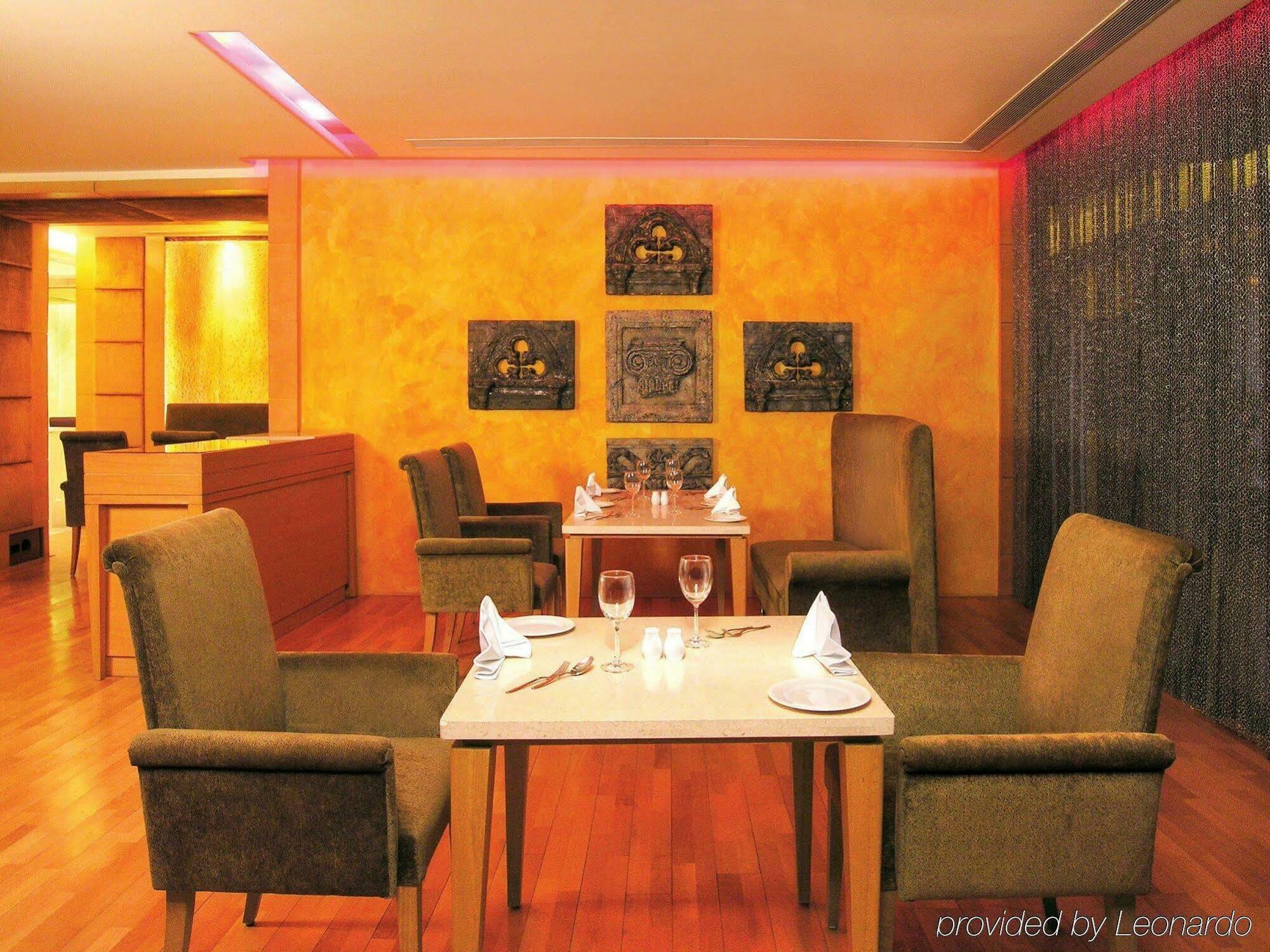 Taj Чандігарх Ресторан фото The Club Lounge at the Taj Mahal Palace, Mumbai